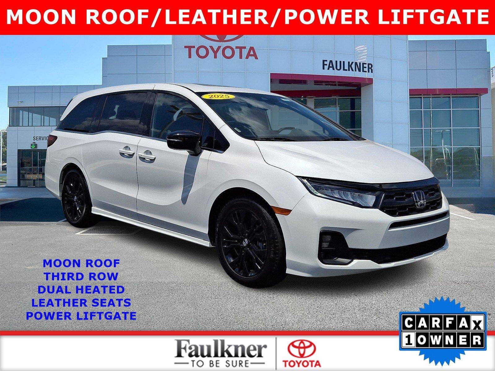 2025 Honda Odyssey Sport-L Auto in Platinum White Pearl — front three-quarter view
