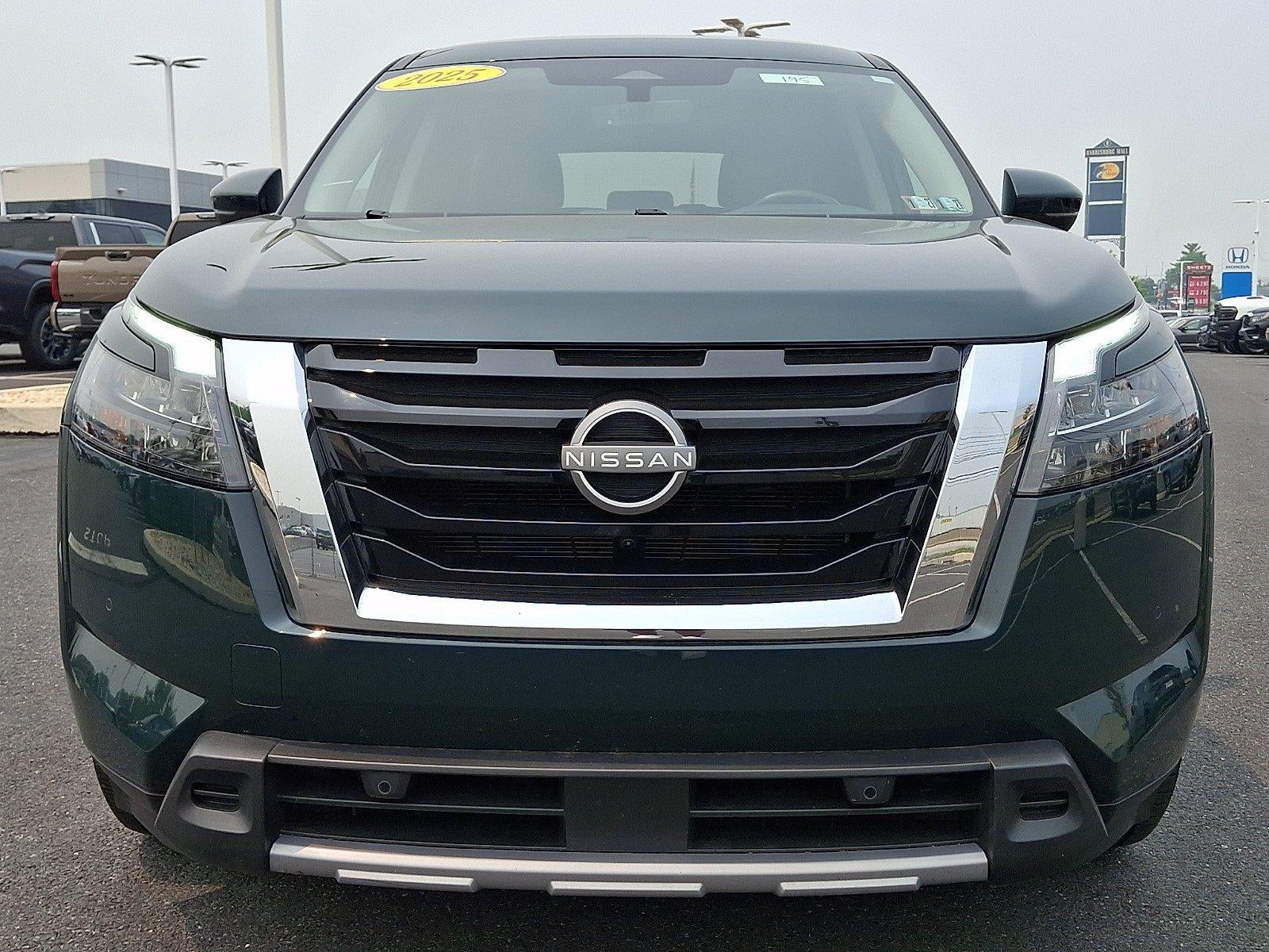 2025 Nissan Pathfinder — side profile view