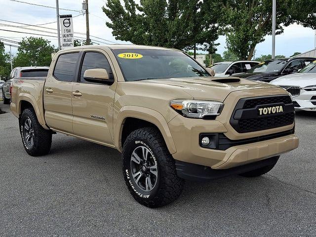 2019 Toyota Tacoma 4WD 4WD TRD Sport Double Cab 5' Bed V6 AT (Natl) in Quicksand — front three-quarter view