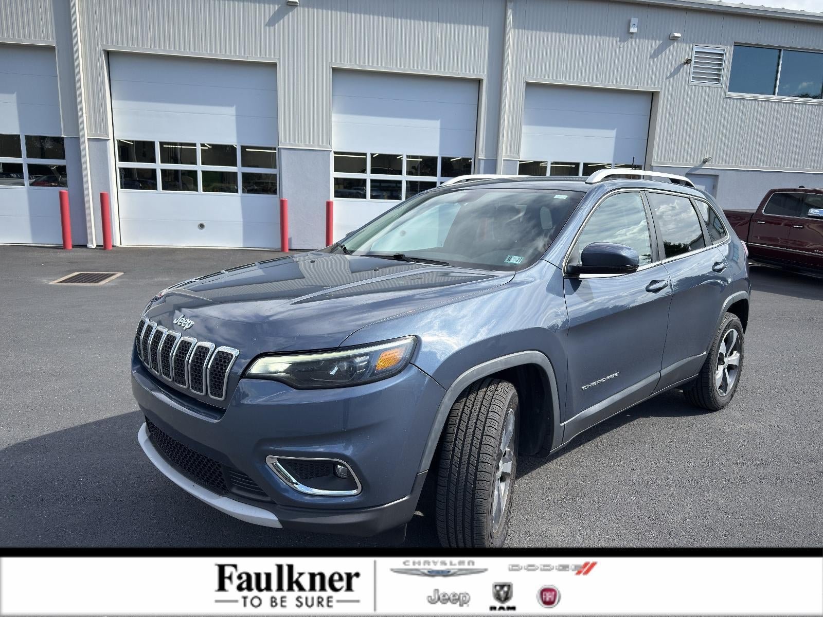 2019 Jeep Cherokee Limited 4x4 in Blue Shade Pearlcoat — front three-quarter view