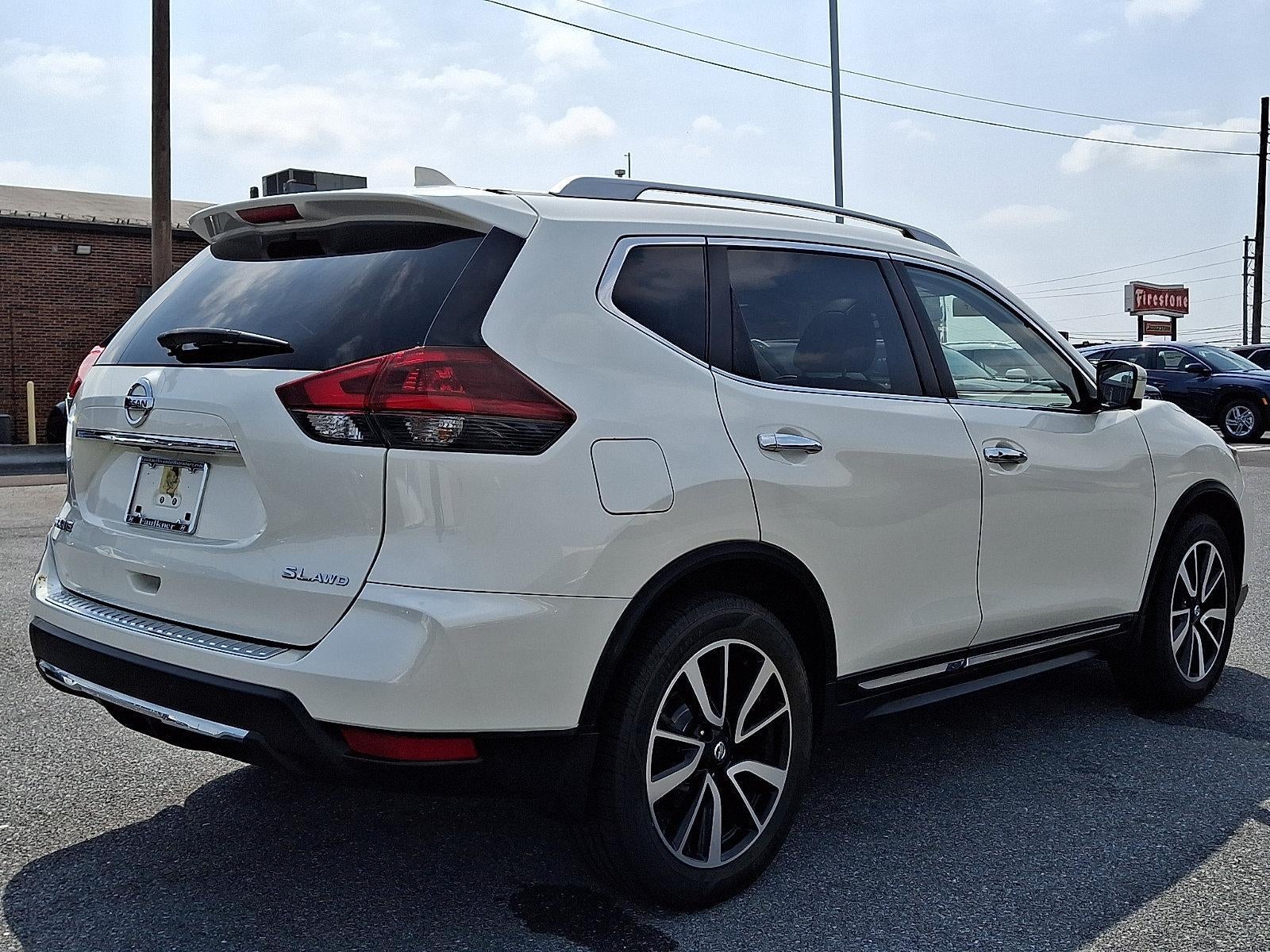 2018 Nissan Rogue — detail view