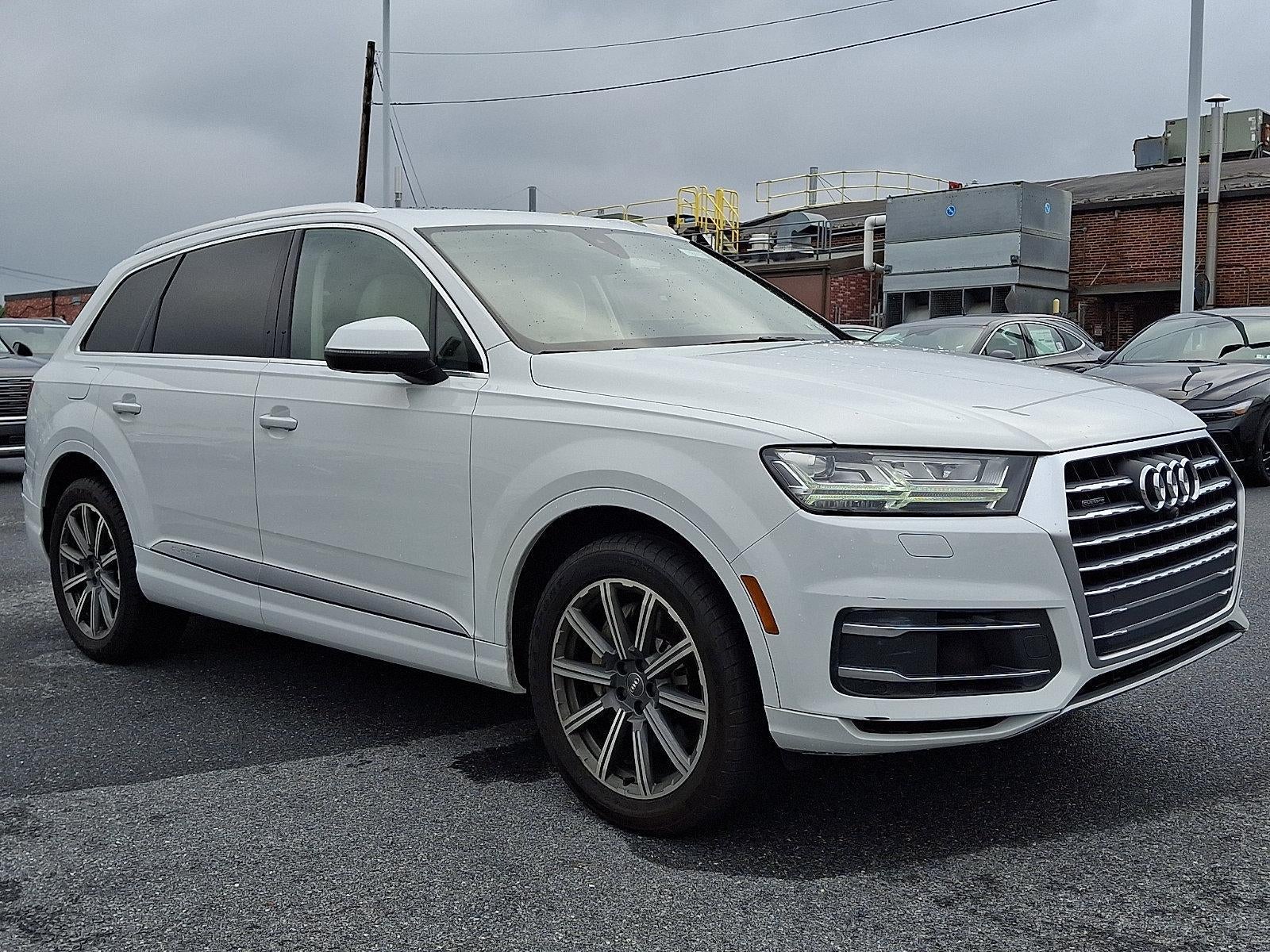 2017 Audi Q7 — rear three-quarter view