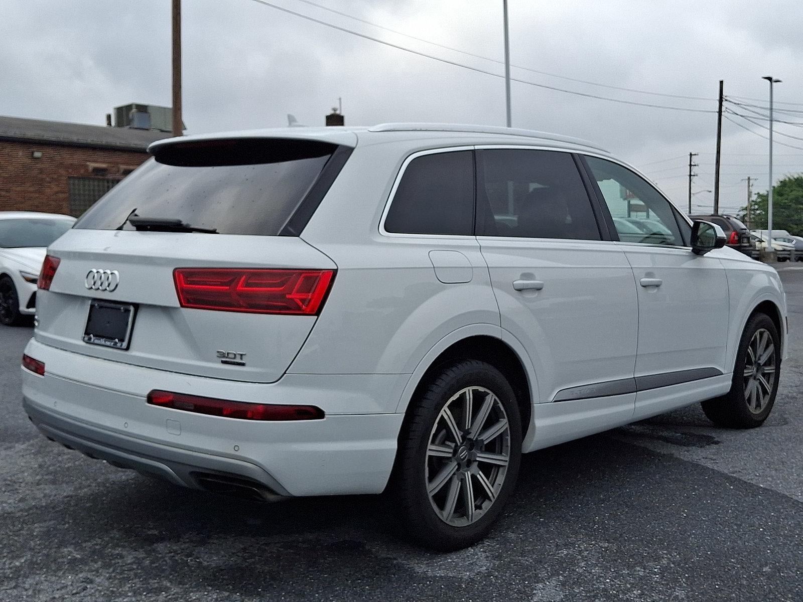 2017 Audi Q7 — interior view